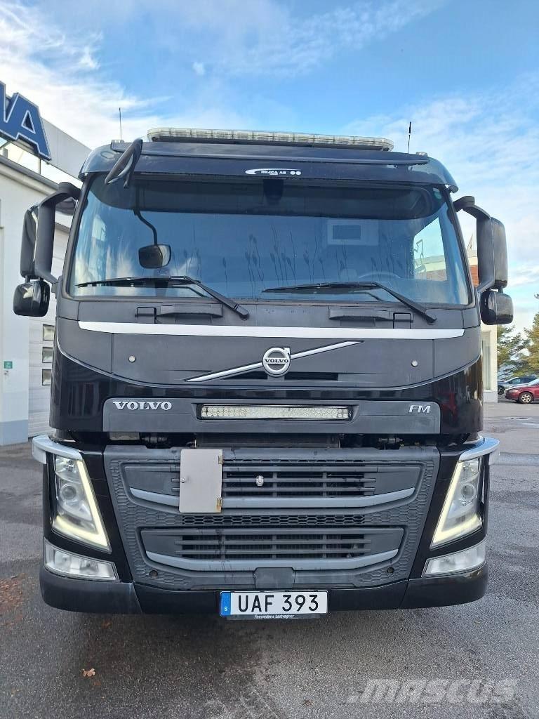Volvo FM  6x2 Smagās mašīnas ar celtni