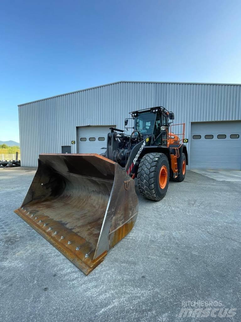 Doosan DL 320-7 Iekrāvēji uz riteņiem