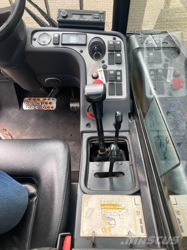 JCB TLT 35D 4x4 Teleskopiskie manipulatori