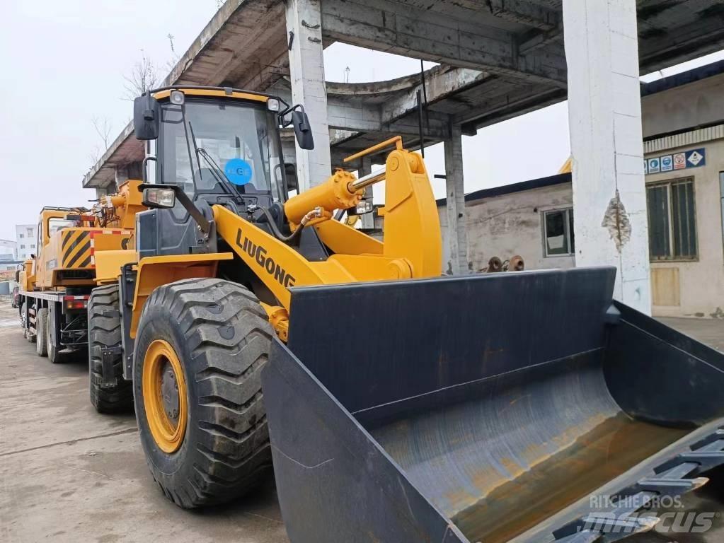 Lonking 856 Iekrāvēji uz riteņiem