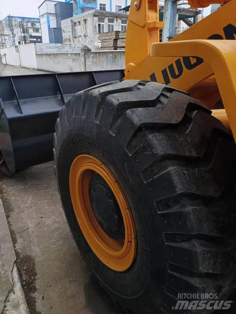 Lonking 856 Iekrāvēji uz riteņiem