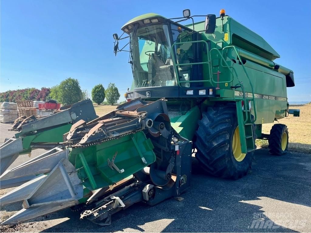 John Deere 2058 Ražas novākšanas kombaini
