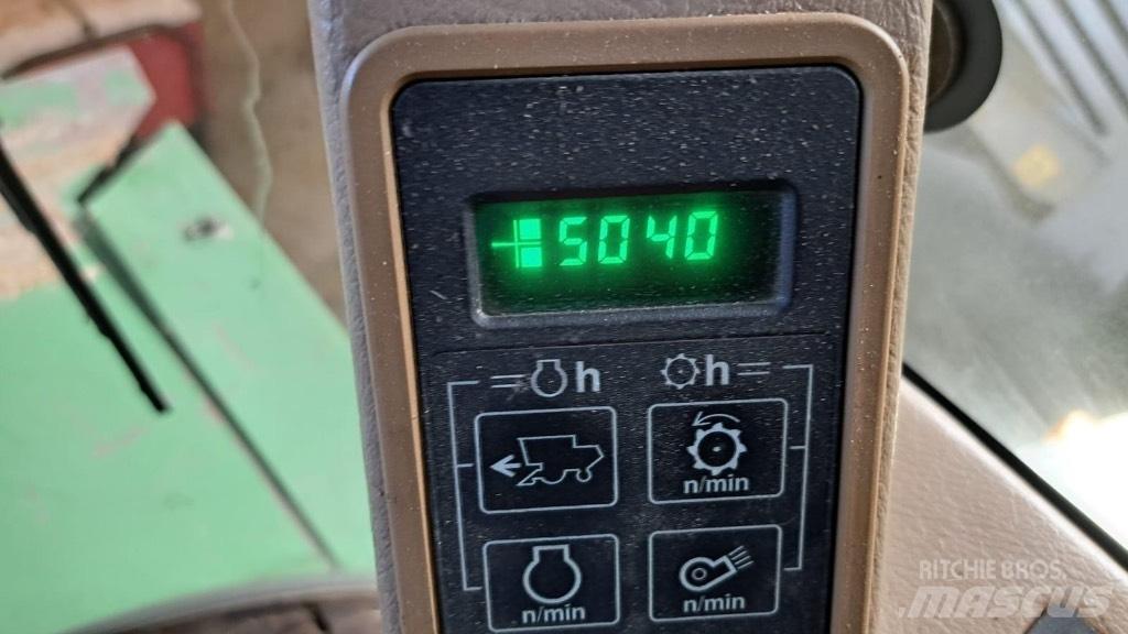 John Deere 2058 Ražas novākšanas kombaini