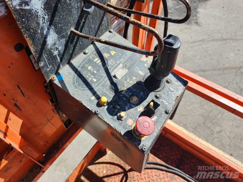 JLG 4069 LE Šķerveida pacēlāji