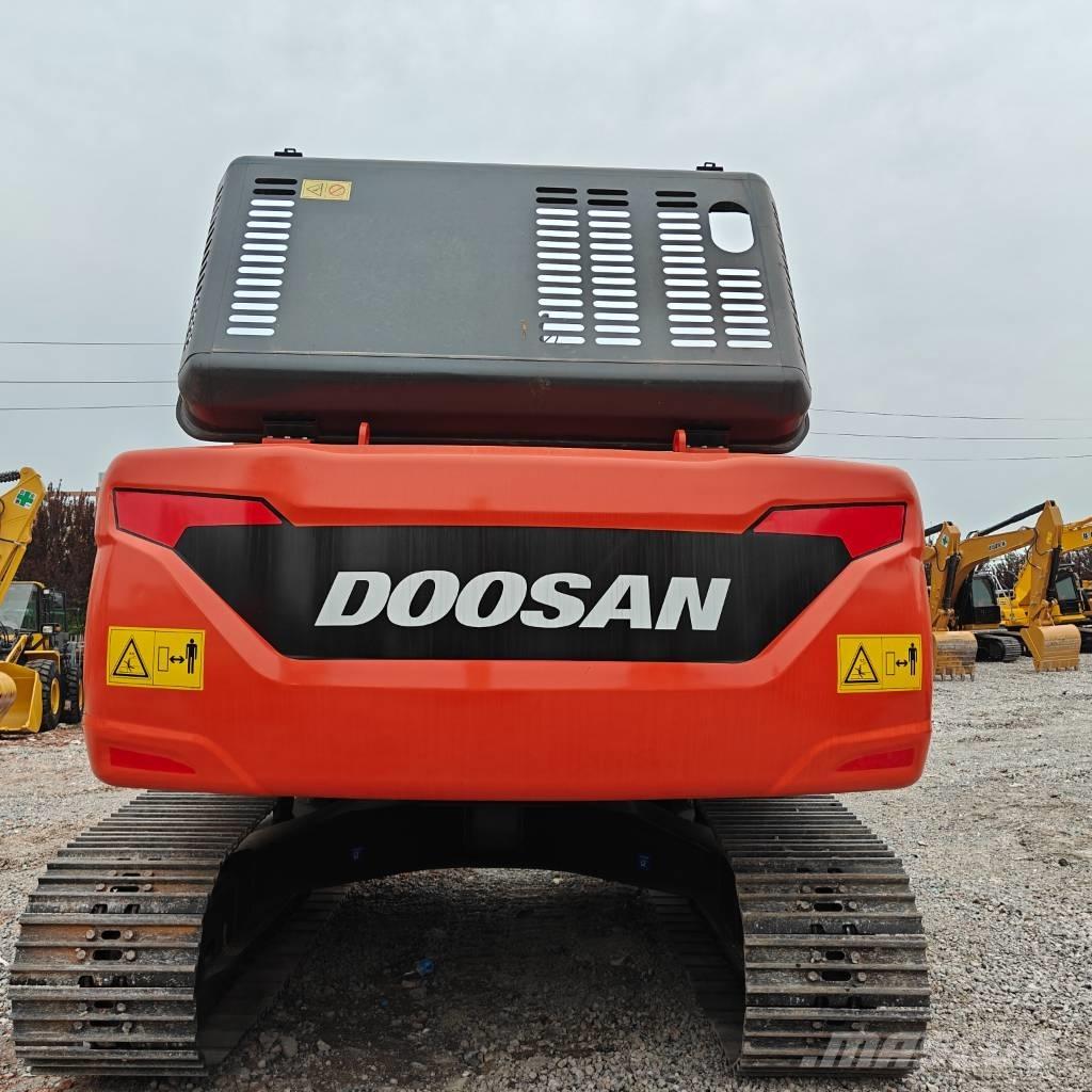 Doosan DX 225 LCA Kāpurķēžu ekskavatori