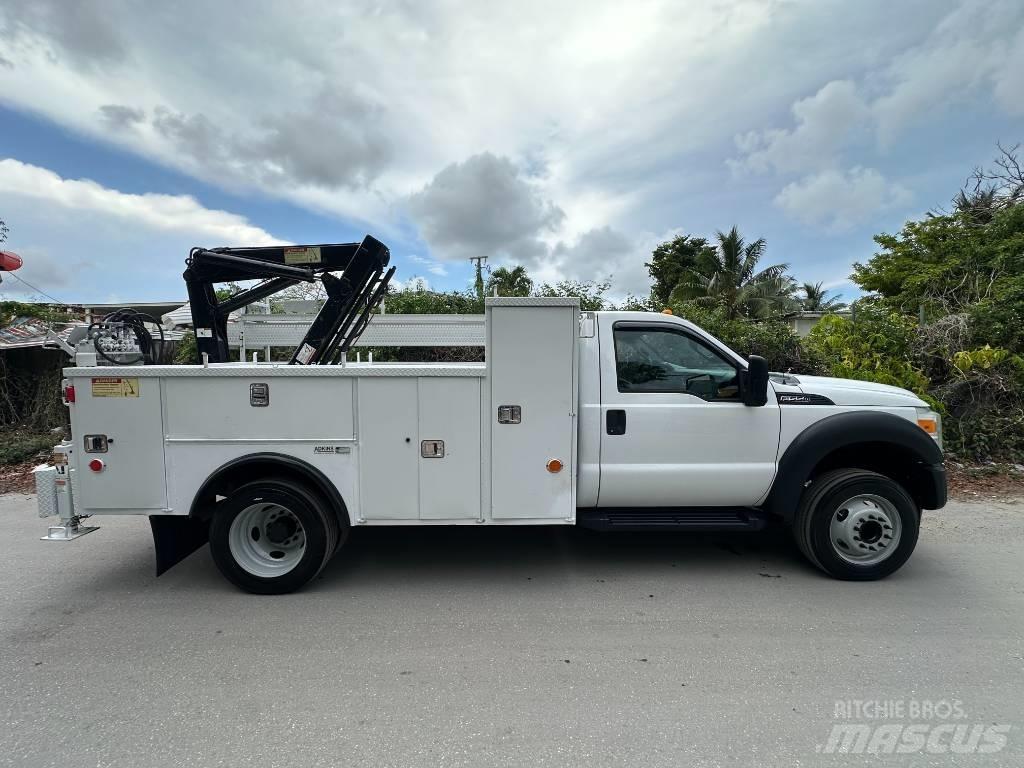 Ford F 550 Vieglais kravas automobilis/izkraušana no sāniem