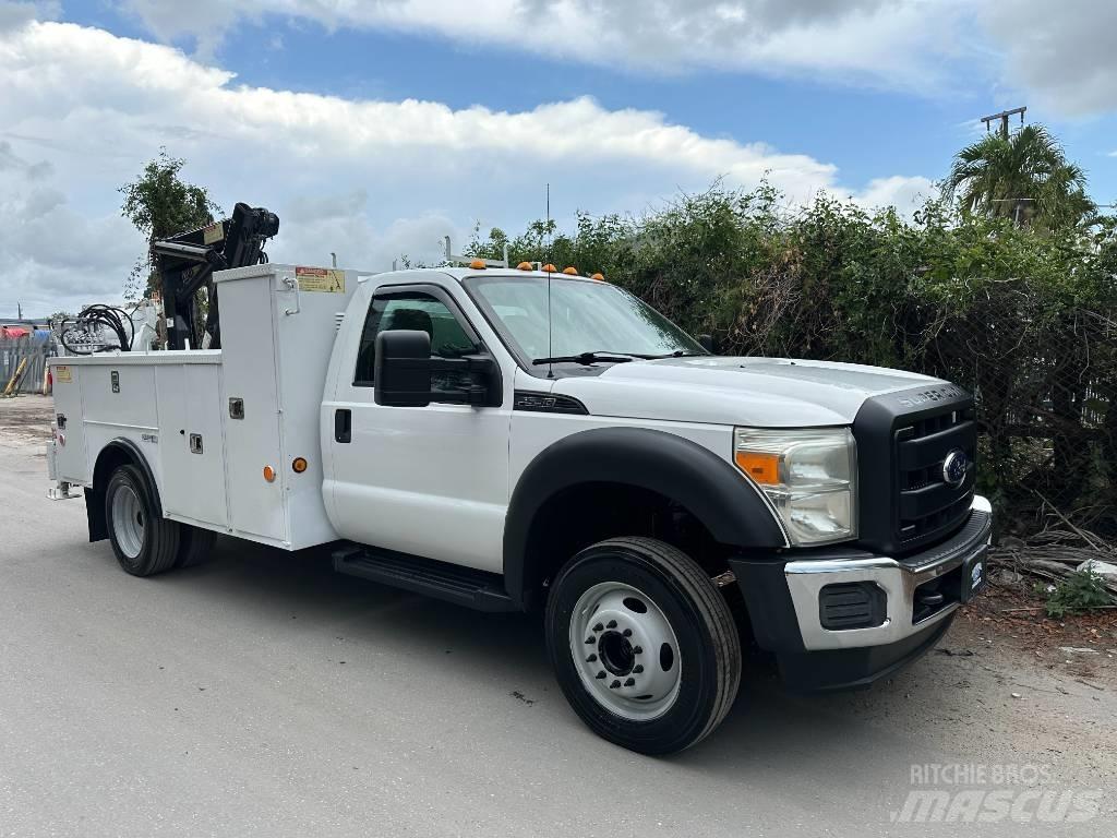 Ford F 550 Vieglais kravas automobilis/izkraušana no sāniem