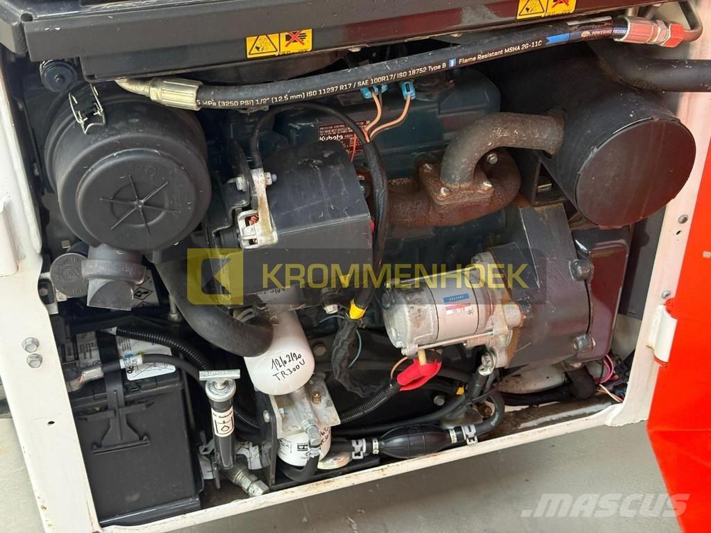 Bobcat S 70 Lietoti riteņu kompaktiekrāvēji