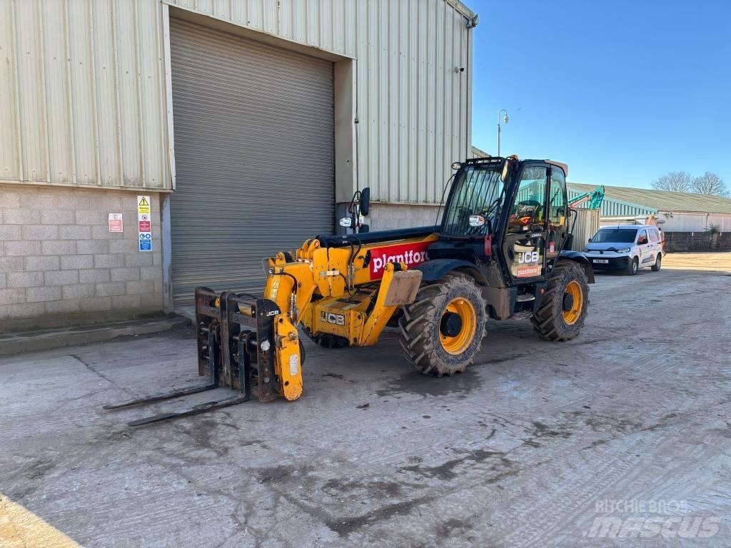 JCB 540-140 Hi Vis Teleskopiskie manipulatori