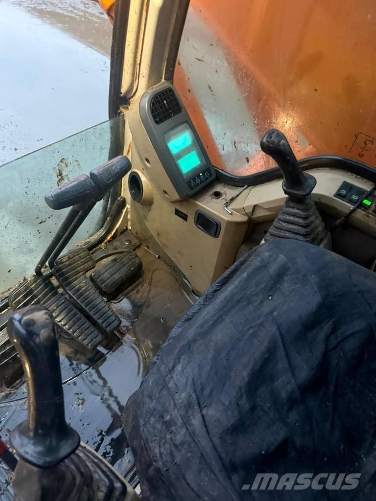 Doosan DX 140 LC Kāpurķēžu ekskavatori