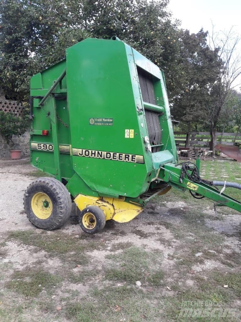 John Deere 590 Rituļu preses