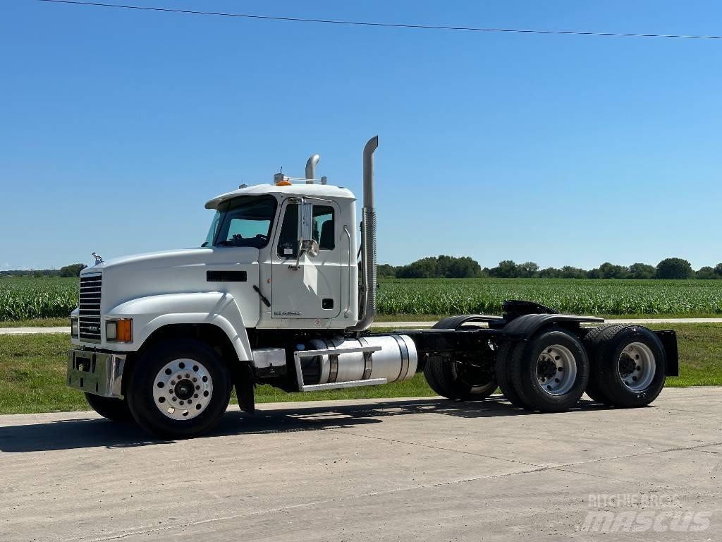 Mack CH 613 Vilcēji