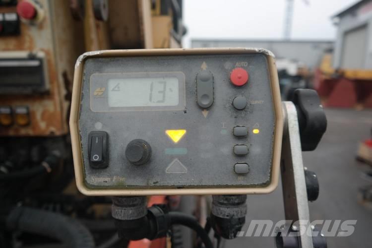 Dynapack F121 4WD Asfalta klājēji