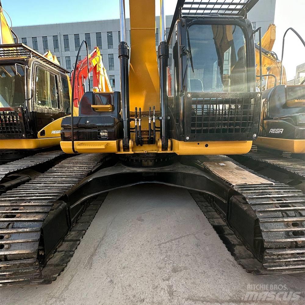 CAT 323 D Kāpurķēžu ekskavatori