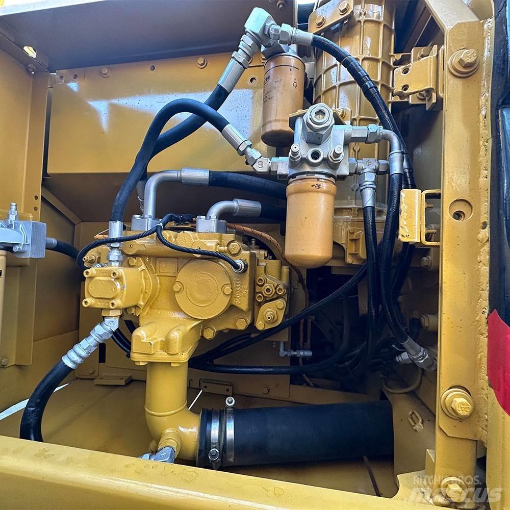 CAT 323 D Kāpurķēžu ekskavatori