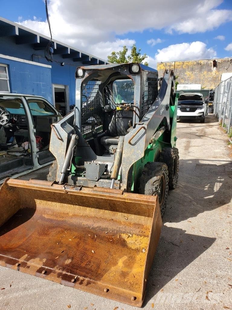 John Deere 314G Lietoti riteņu kompaktiekrāvēji