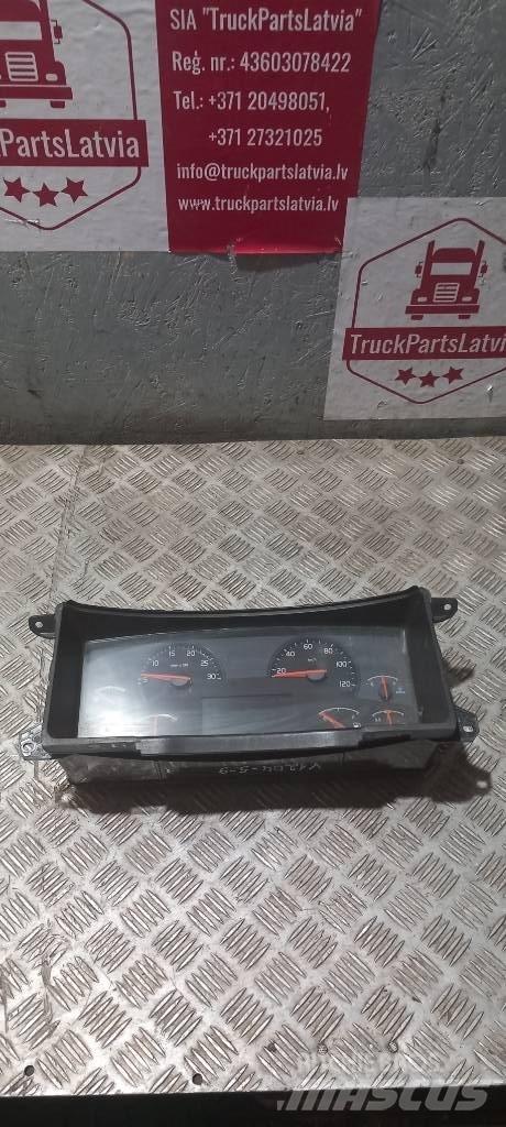 Volvo FH 12    21542184 Kabīnes un interjers