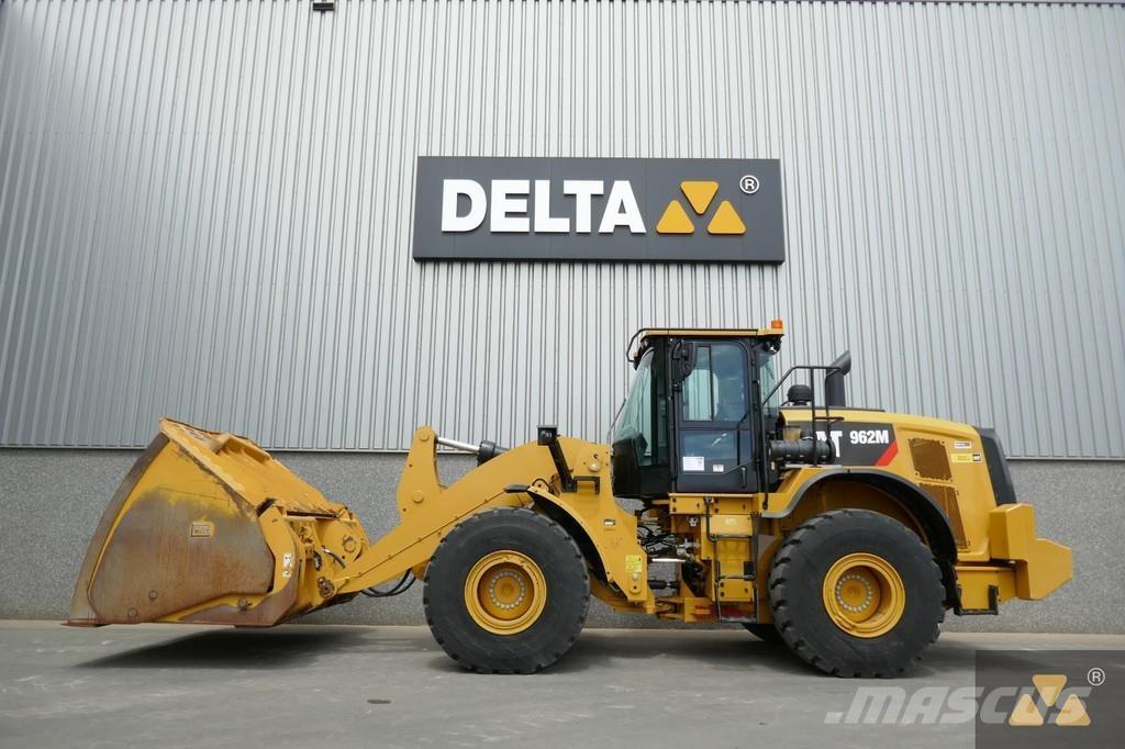 CAT 962M Iekrāvēji uz riteņiem