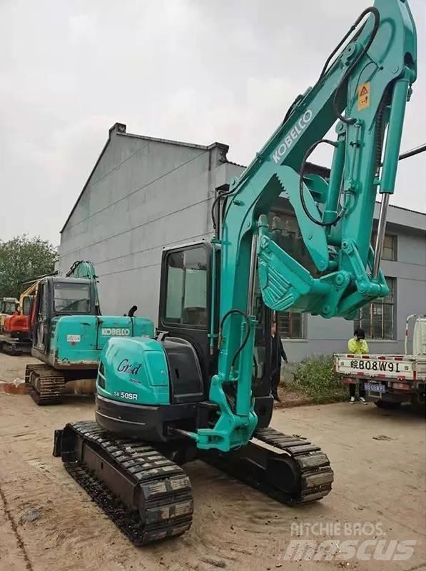 Kobelco SK50SR Kāpurķēžu ekskavatori