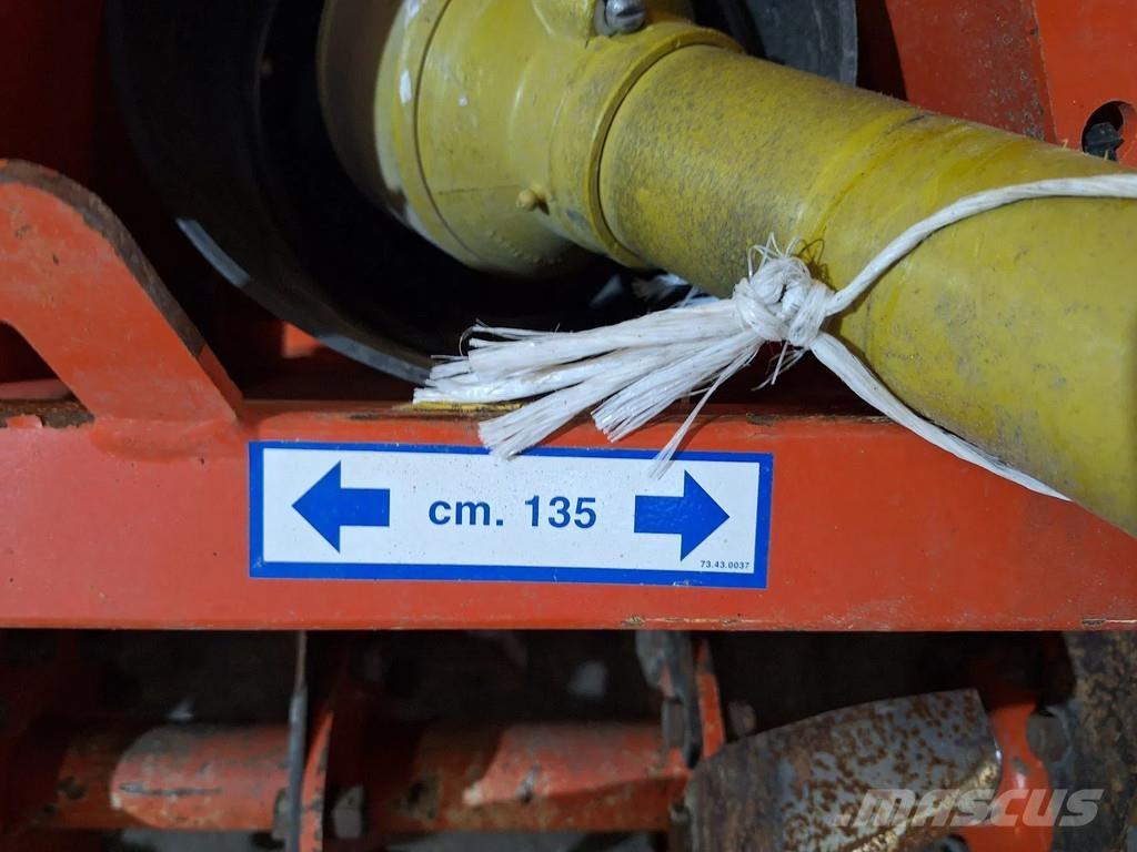 Kubota B2150 Iekraušanas tehnika- Citi