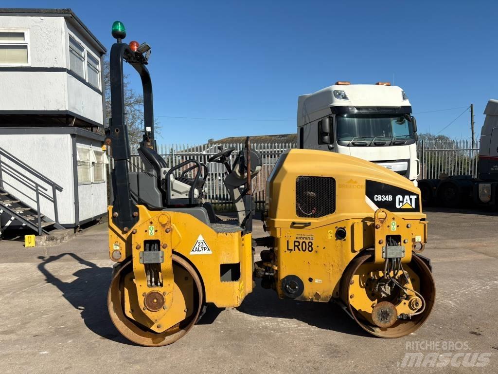 CAT CB 34 B Divvalču grunts veltņi