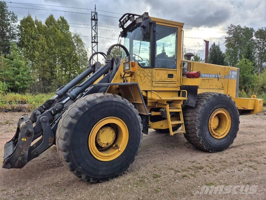 Volvo L 120 B Iekrāvēji uz riteņiem
