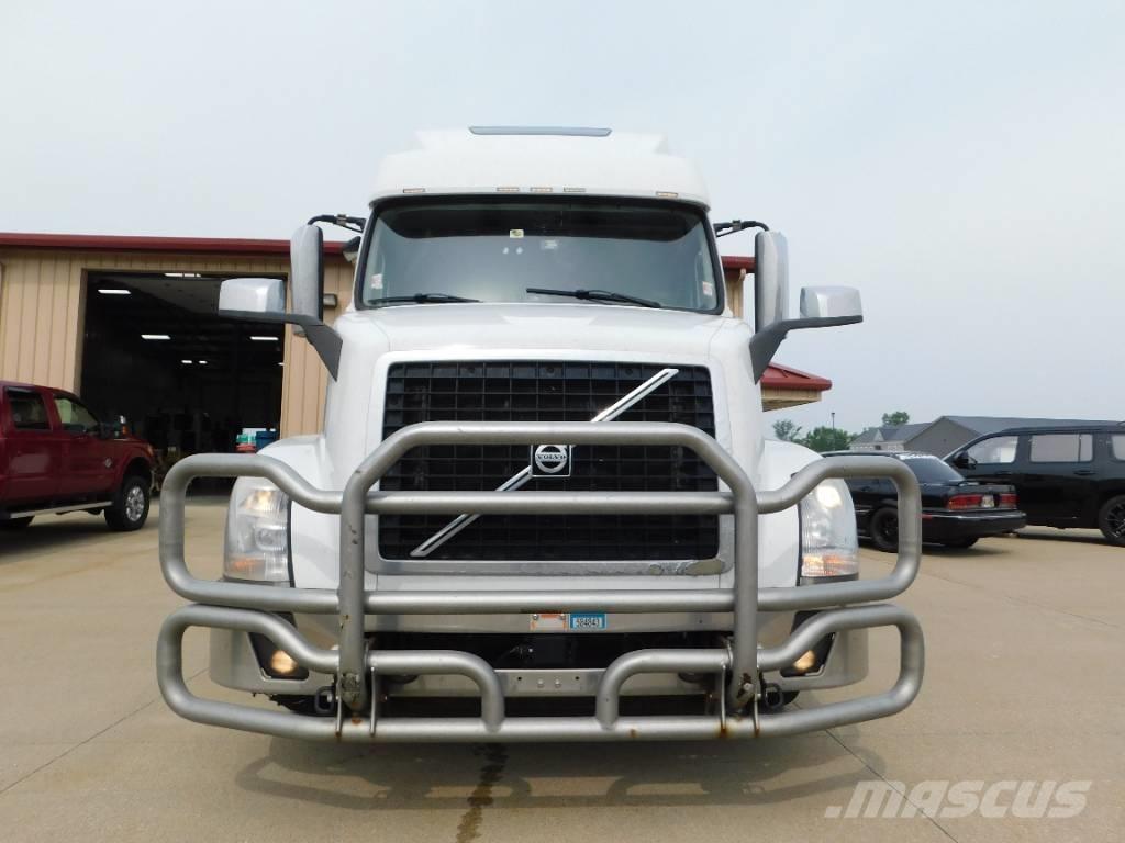 Volvo VNL Vilcēji