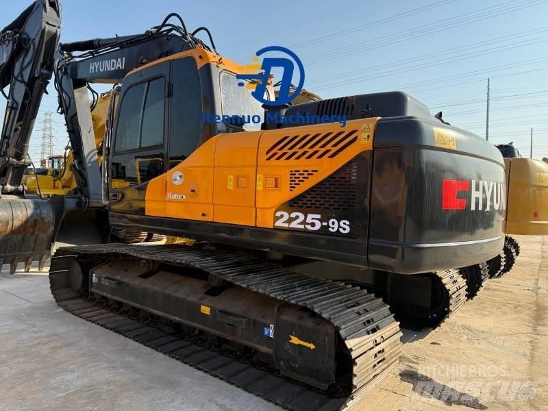 Hyundai 225-9S Kāpurķēžu ekskavatori