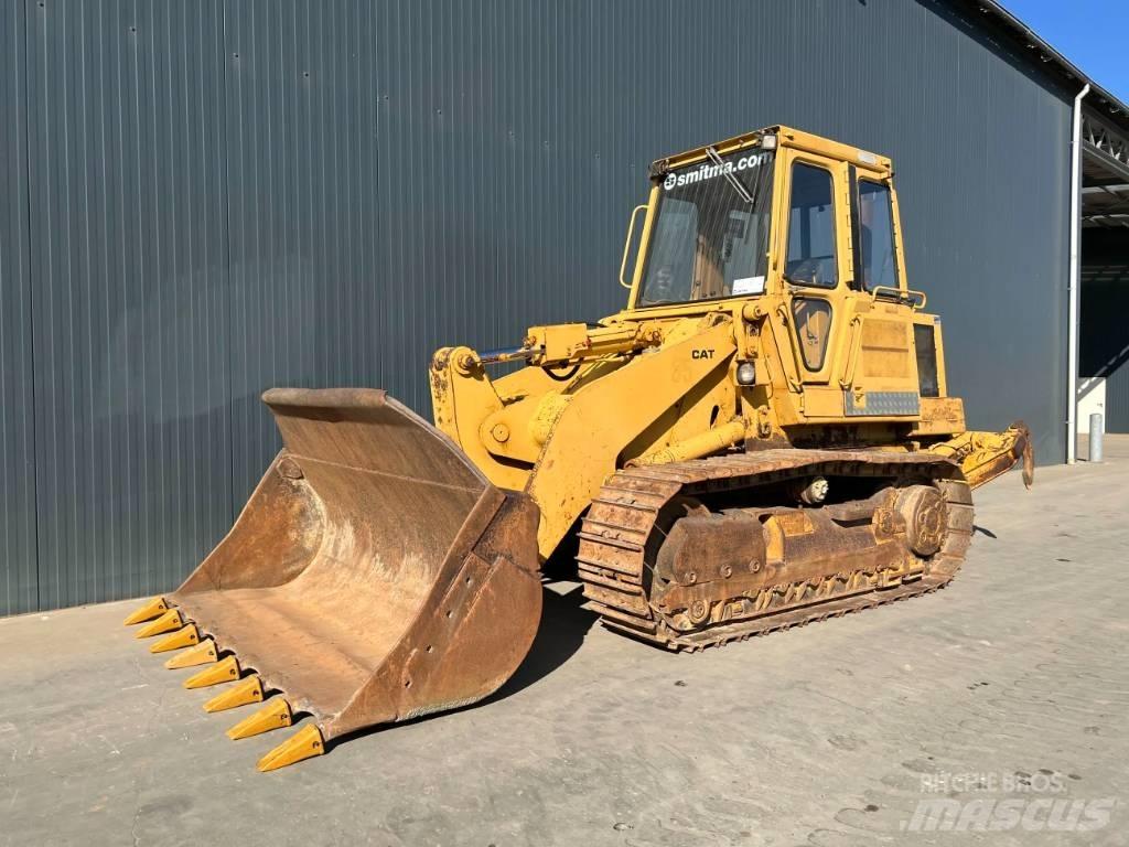CAT 953 - Ripper Kāpurķēžu iekrāvēji