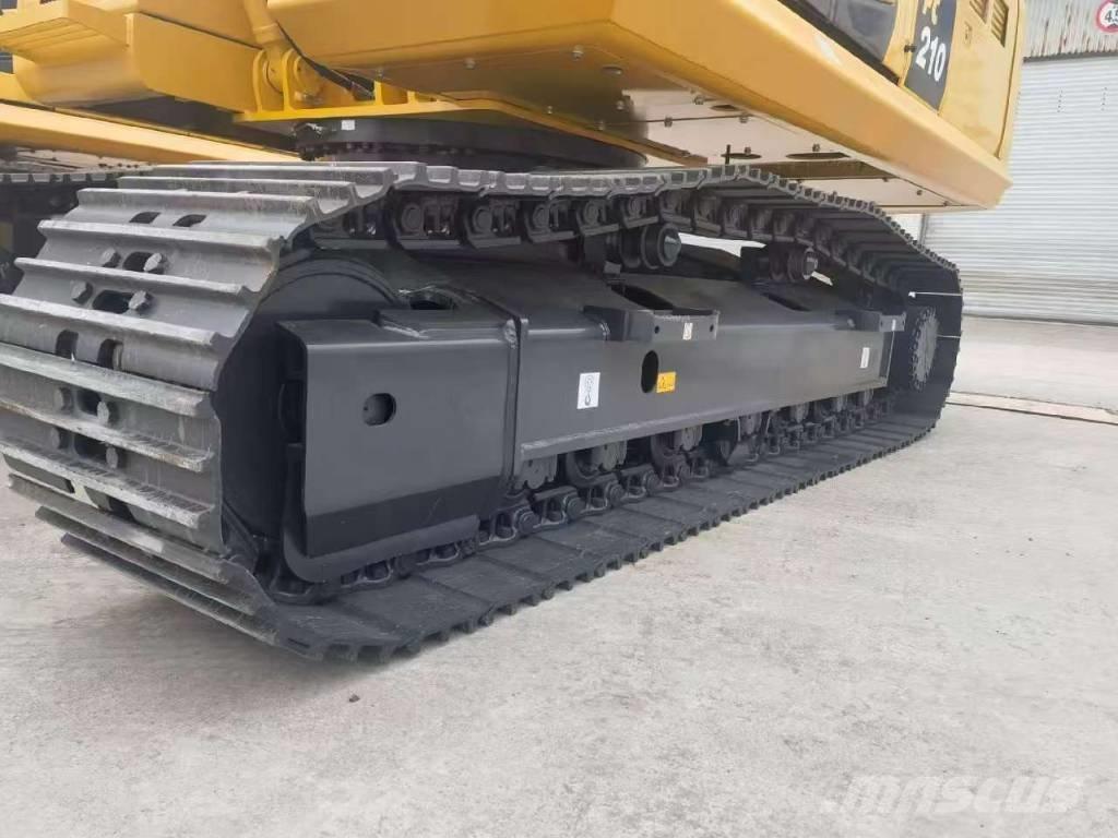 Komatsu PC 210 Kāpurķēžu ekskavatori