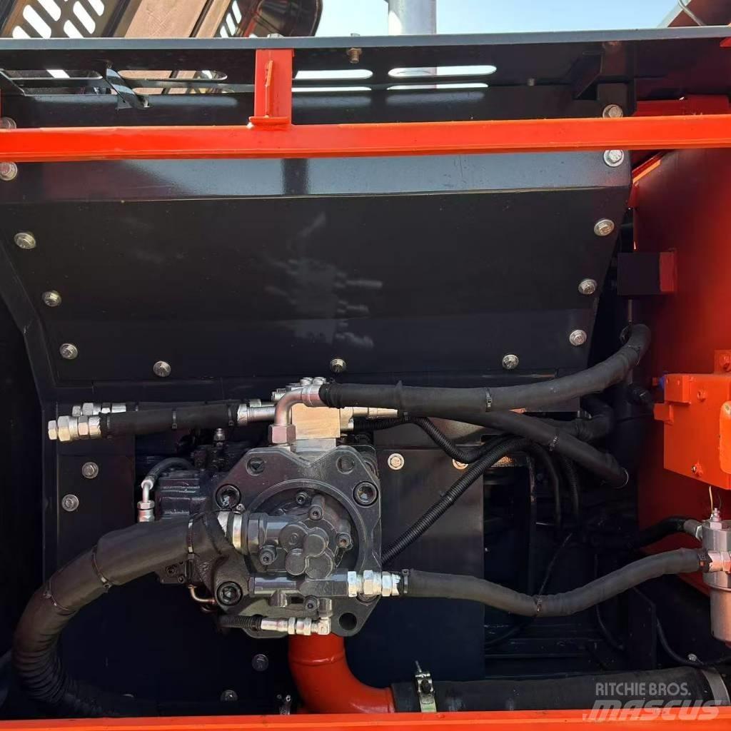 Doosan 225LC-9c Kāpurķēžu ekskavatori