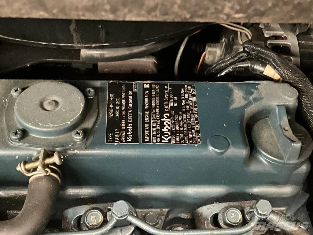 Bobcat S 130 Lietoti riteņu kompaktiekrāvēji