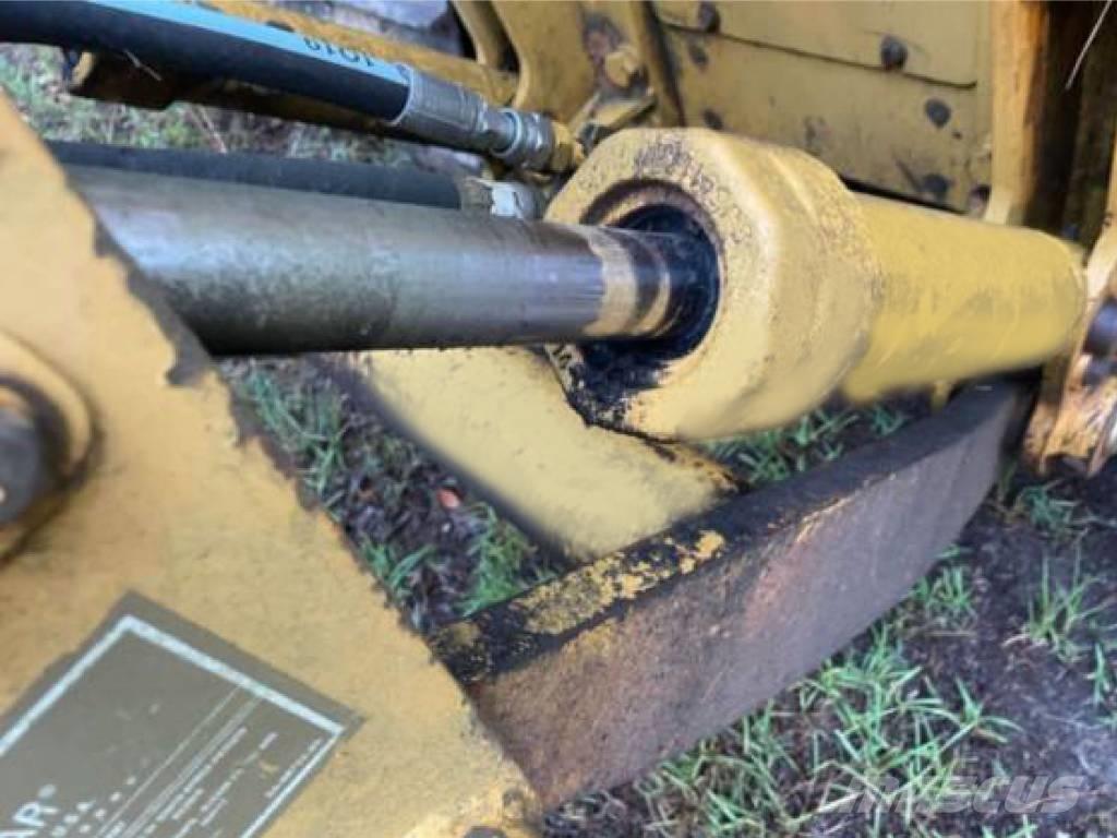 CAT D 5 G Kāpurķēžu buldozeri