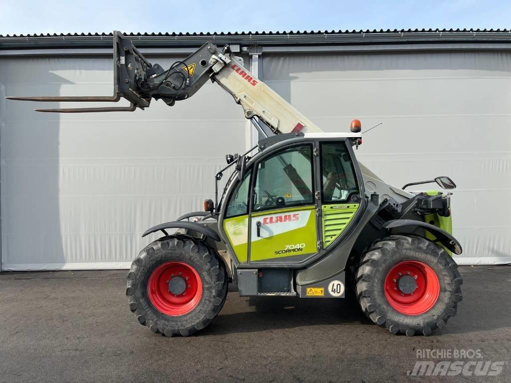 CLAAS SCORPION 7040 Lauksaimniecības pacēlāji