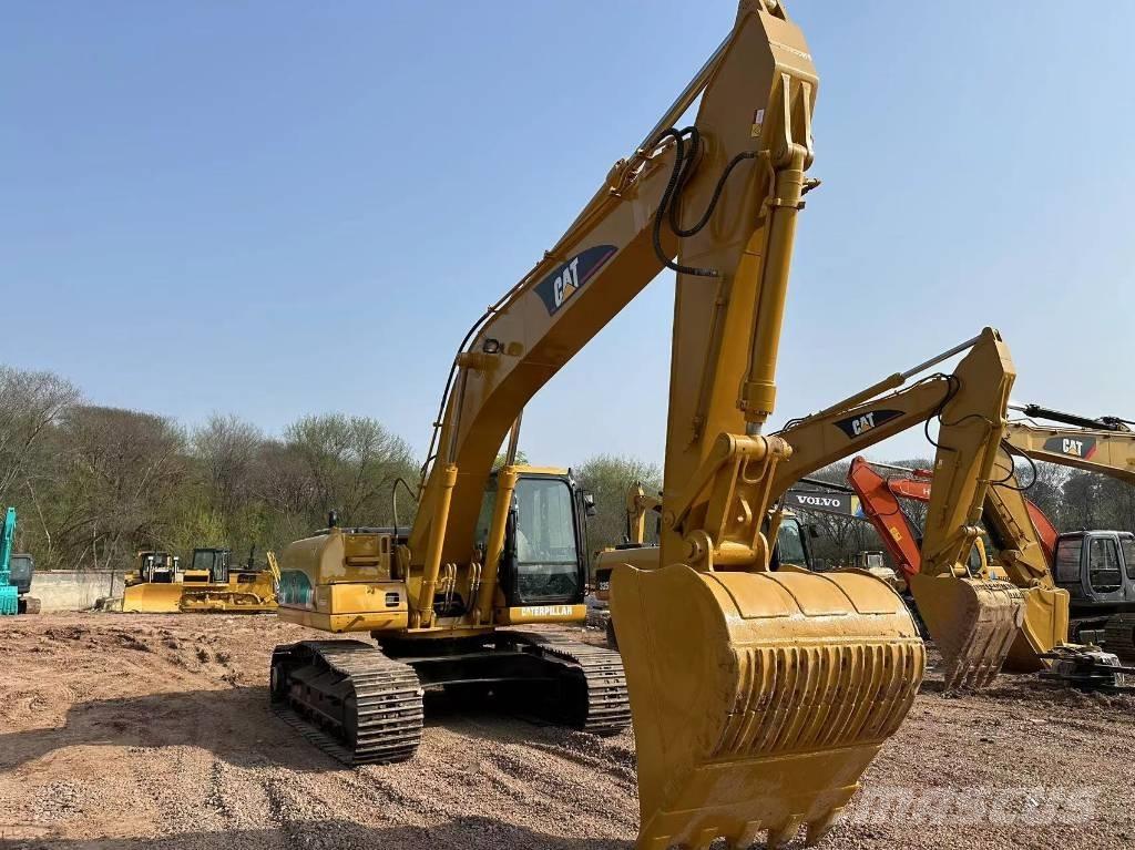 CAT 325 CL Kāpurķēžu ekskavatori
