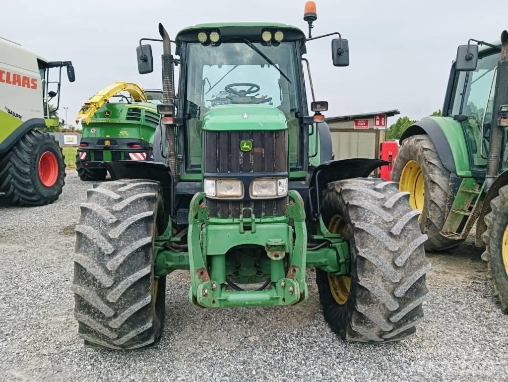 John Deere 6820 Traktori