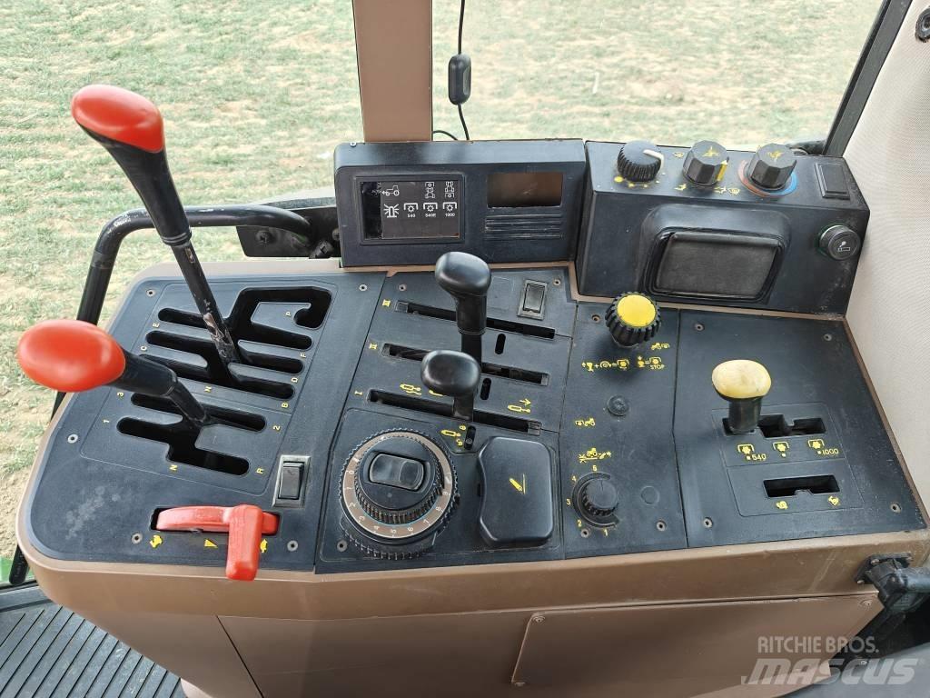 John Deere 6100 Traktori