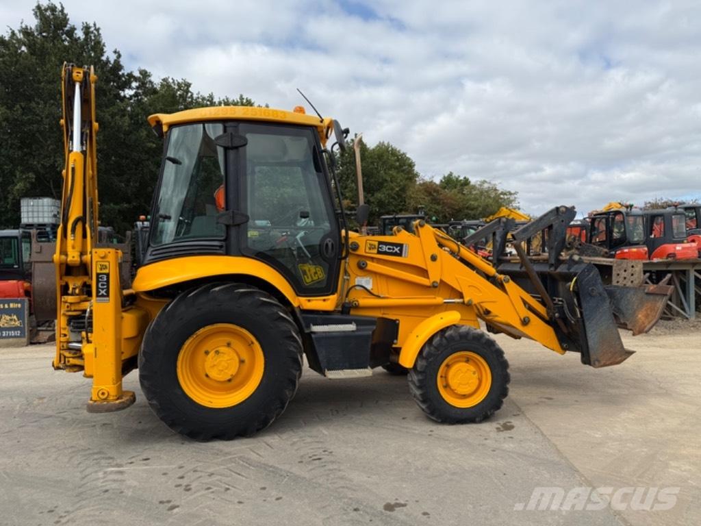 JCB 3 CX Ekskavatori-iekrāvēji