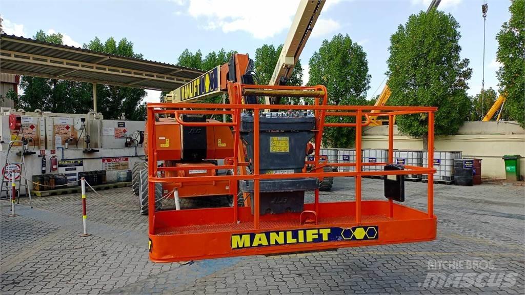 JLG 800AJ Strēles pacēlāji