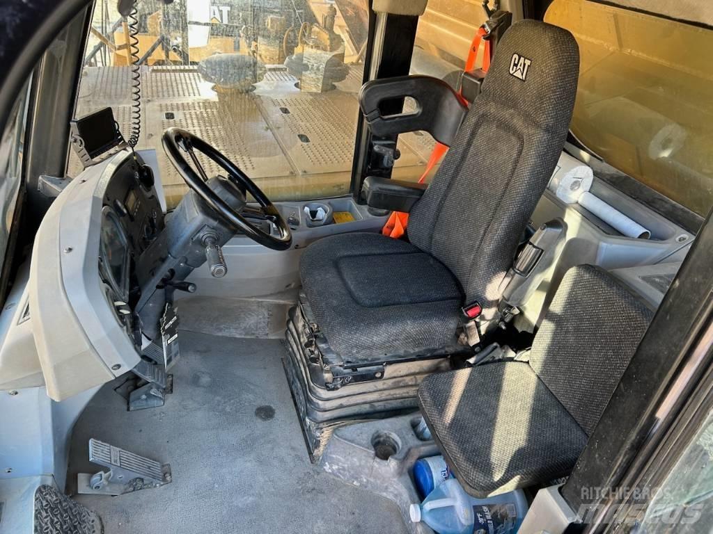 CAT 777F Artikulētie pašizgāzēji