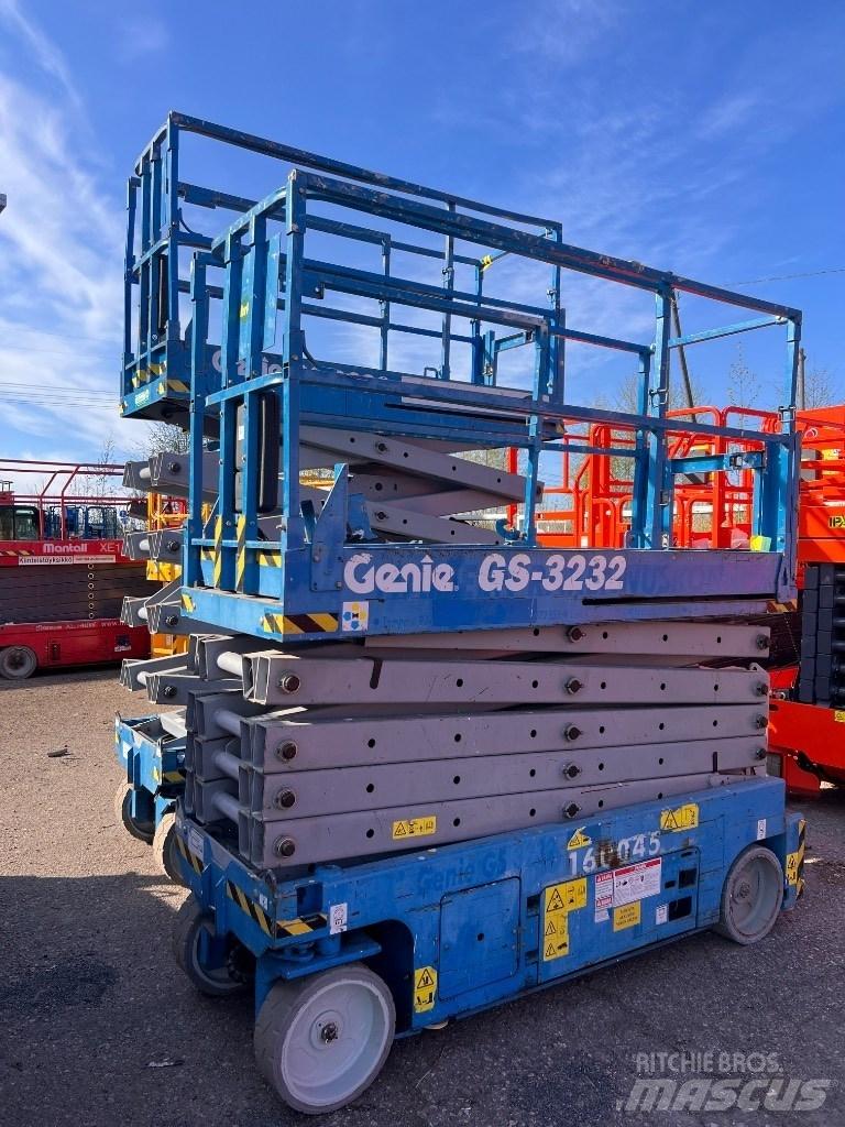Genie GS 3232 Šķerveida pacēlāji