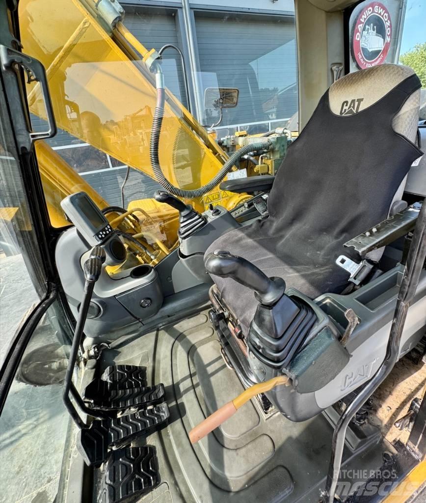 CAT 323 D L Kāpurķēžu ekskavatori