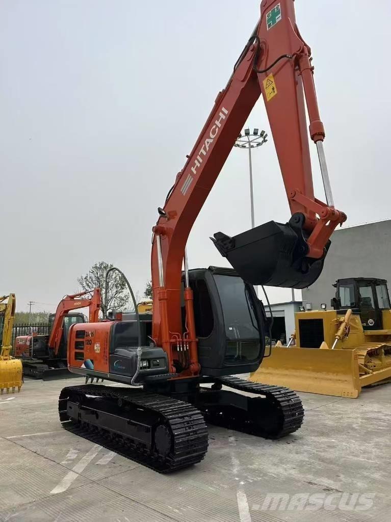 Hitachi ZX 120 Kāpurķēžu ekskavatori