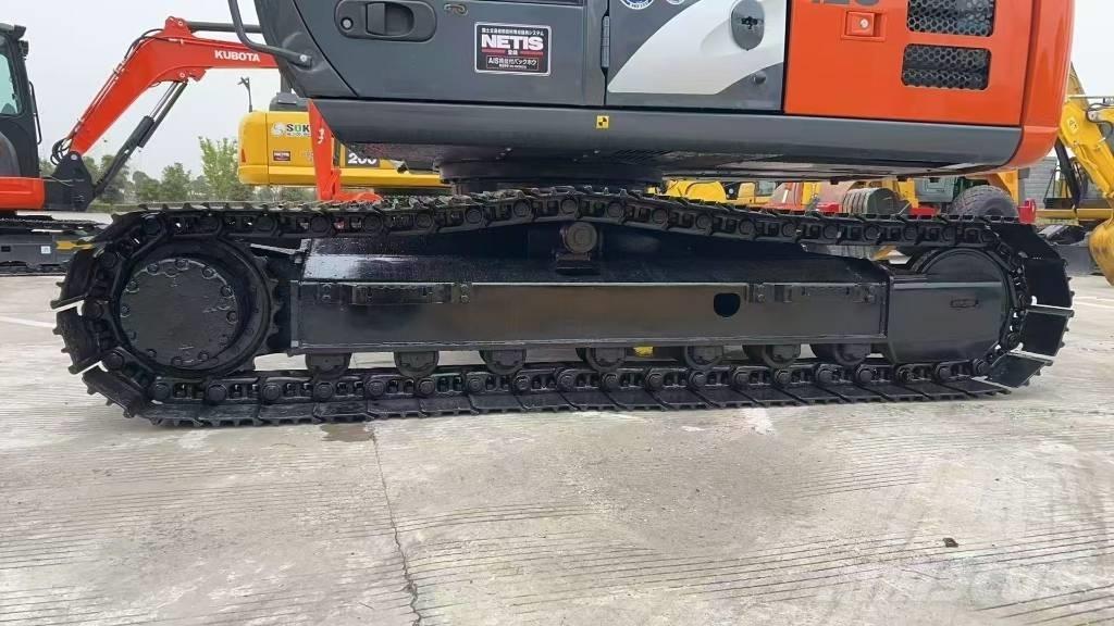 Hitachi ZX 120 Kāpurķēžu ekskavatori