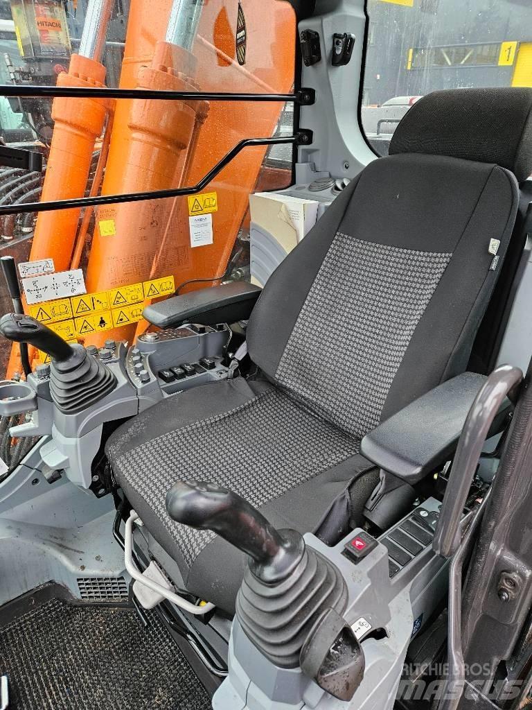 Hitachi ZX 135 US-7 Kāpurķēžu ekskavatori