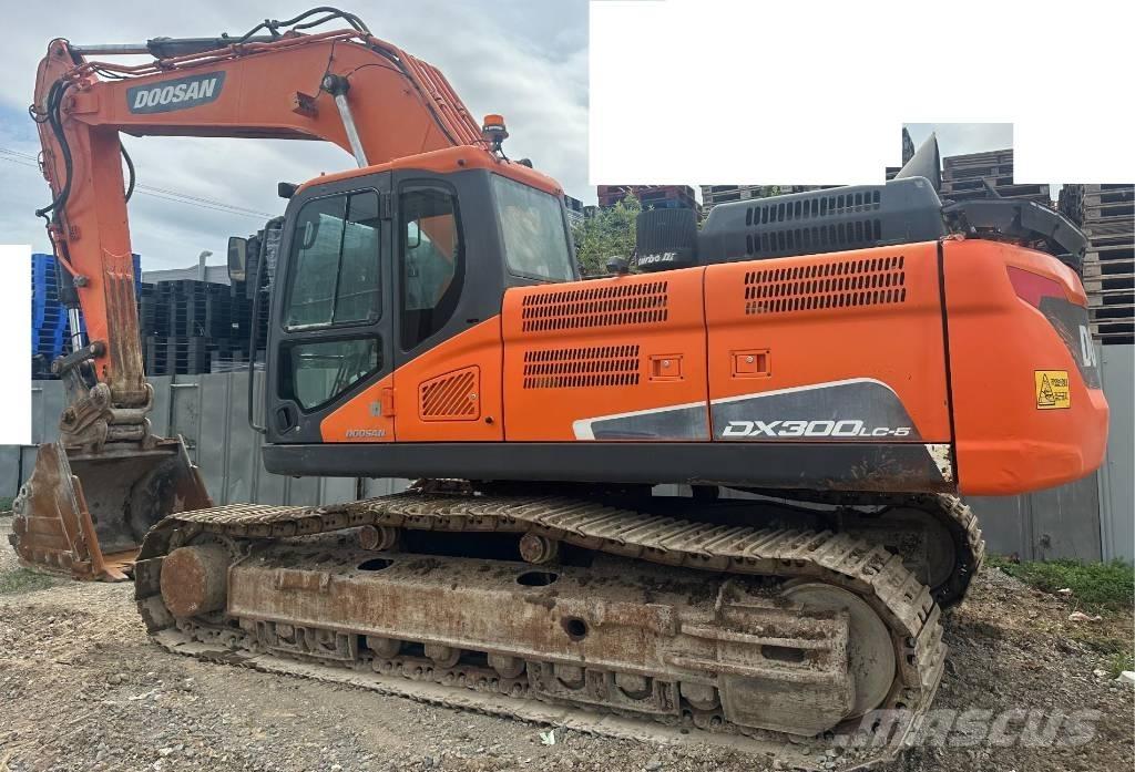Doosan DX 300 LC-5 Kāpurķēžu ekskavatori