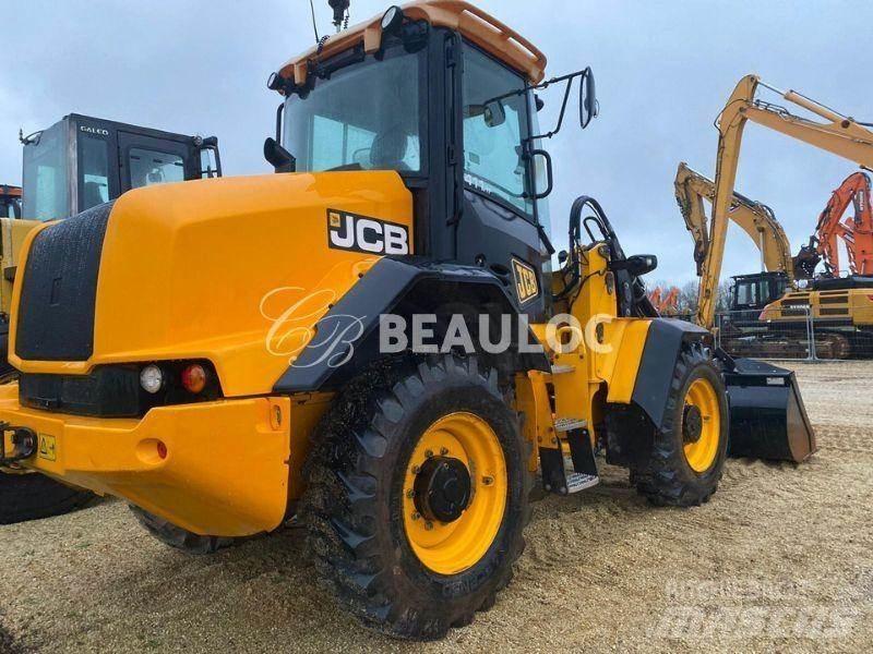 JCB 411 Iekrāvēji uz riteņiem
