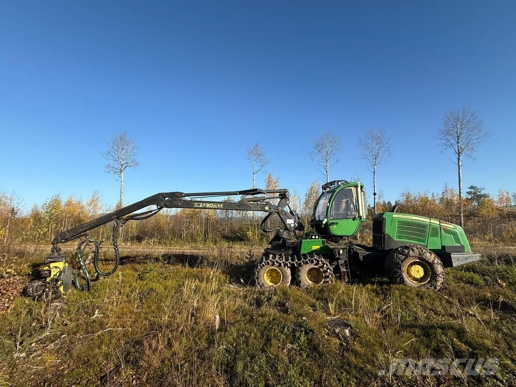 John Deere 1070 E Harvesteri