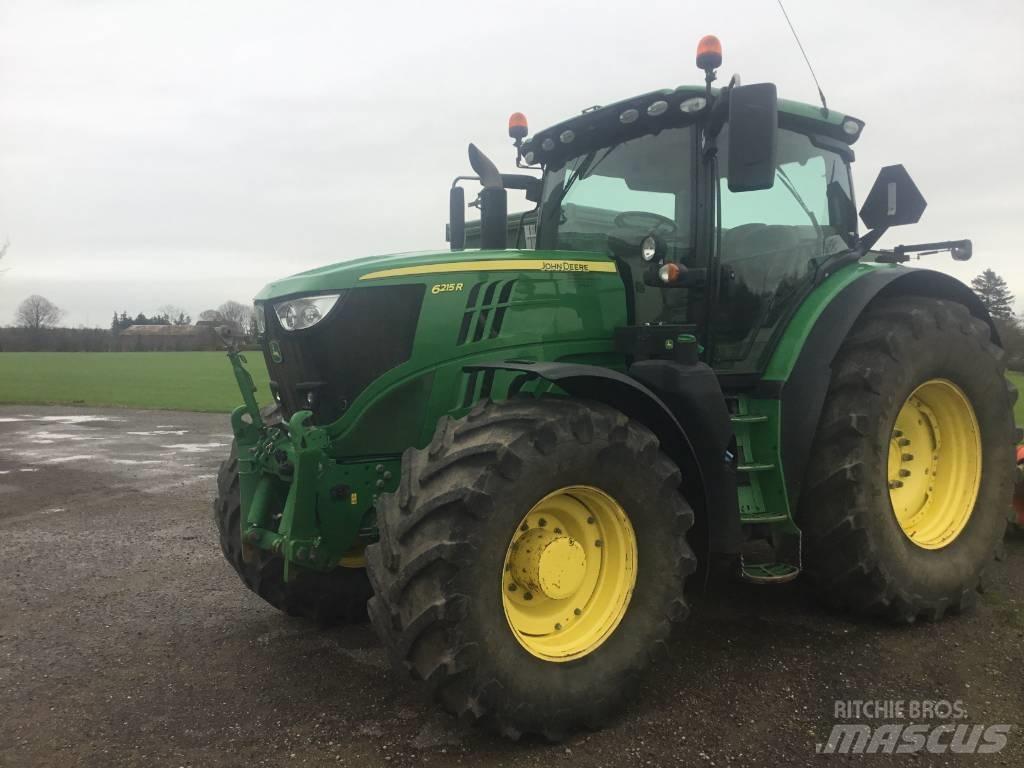 John Deere 6215 R Traktori