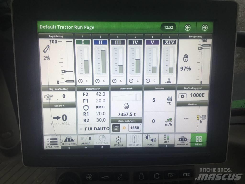John Deere 6215 R Traktori